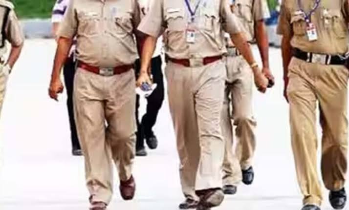 महिलाओं के खिलाफ अपराधों पर सरकार सख्त शिक्षक पर हुई एफआईआर, तत्काल किया निलंबित मध्यप्रदेश के उमरिया जिले का मामला आरोपी के खिलाफ कई धाराओं में मामला दर्ज